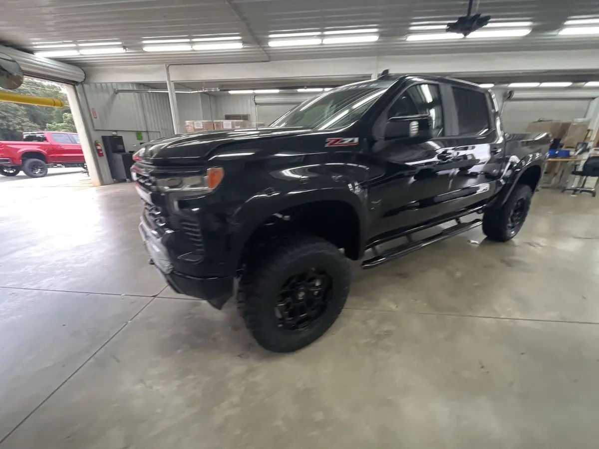 2025 Chevrolet Silverado 1500 4X4 Rocky Ridge Premium Lifted Truck 1
