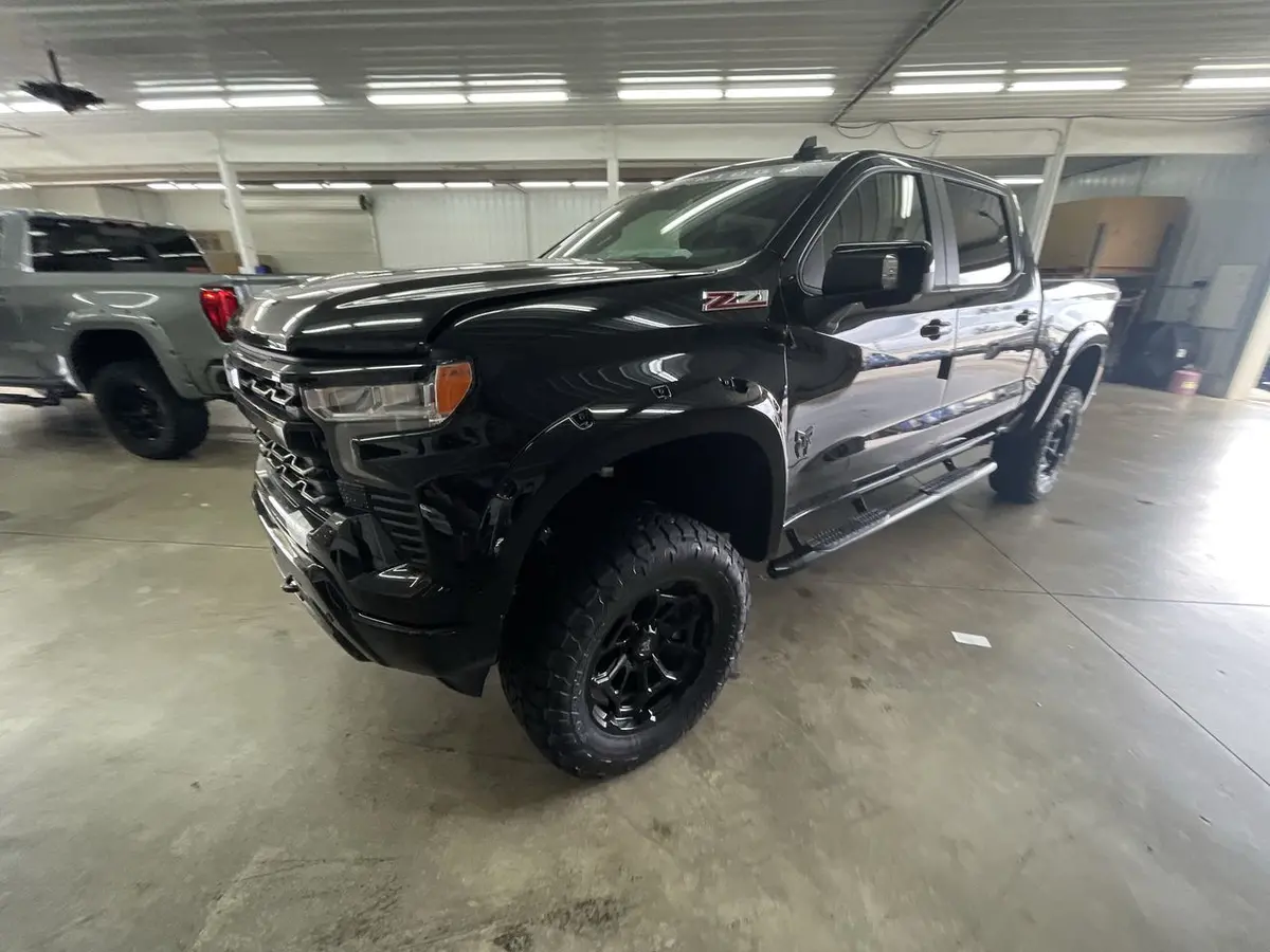 2025 Chevrolet Silverado 1500 4X4 Rocky Ridge Premium Lifted Truck 1
