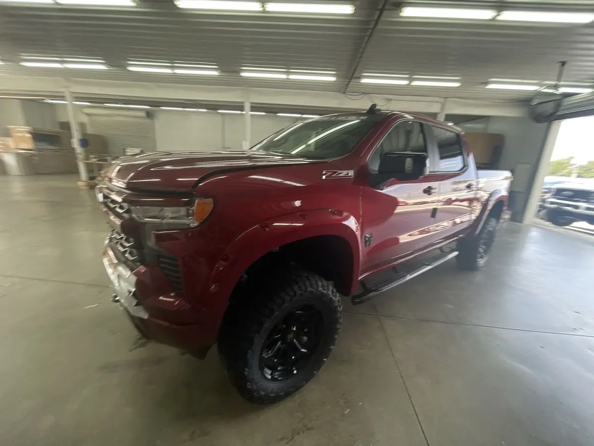 2025 Chevrolet Silverado 1500 4X4 Rocky Ridge Premium Lifted Truck 1