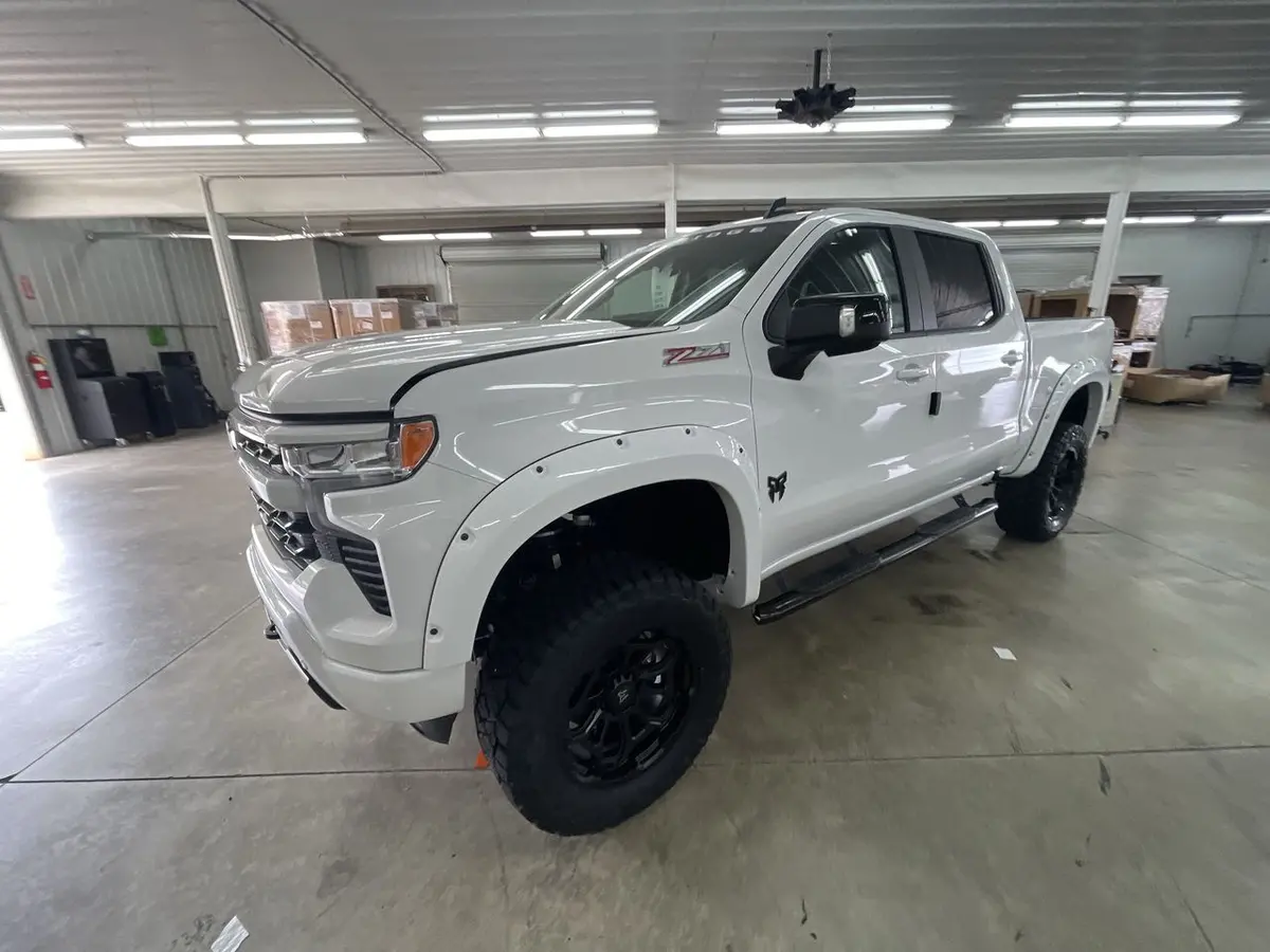 2025 Chevrolet Silverado 1500 4X4 Rocky Ridge Premium Lifted Truck 1