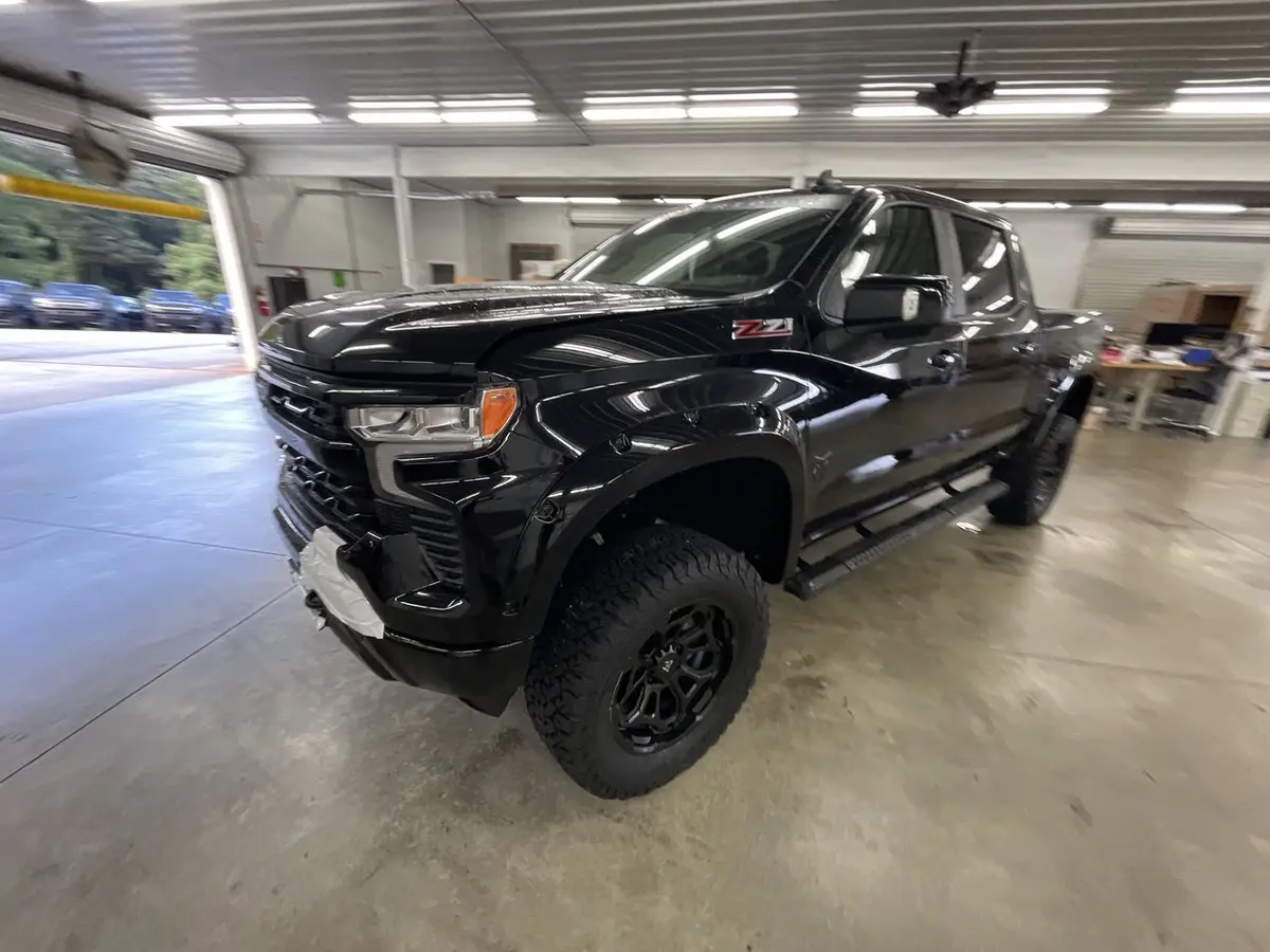2025 Chevrolet Silverado 1500 4X4 Rocky Ridge Premium Lifted Truck 1