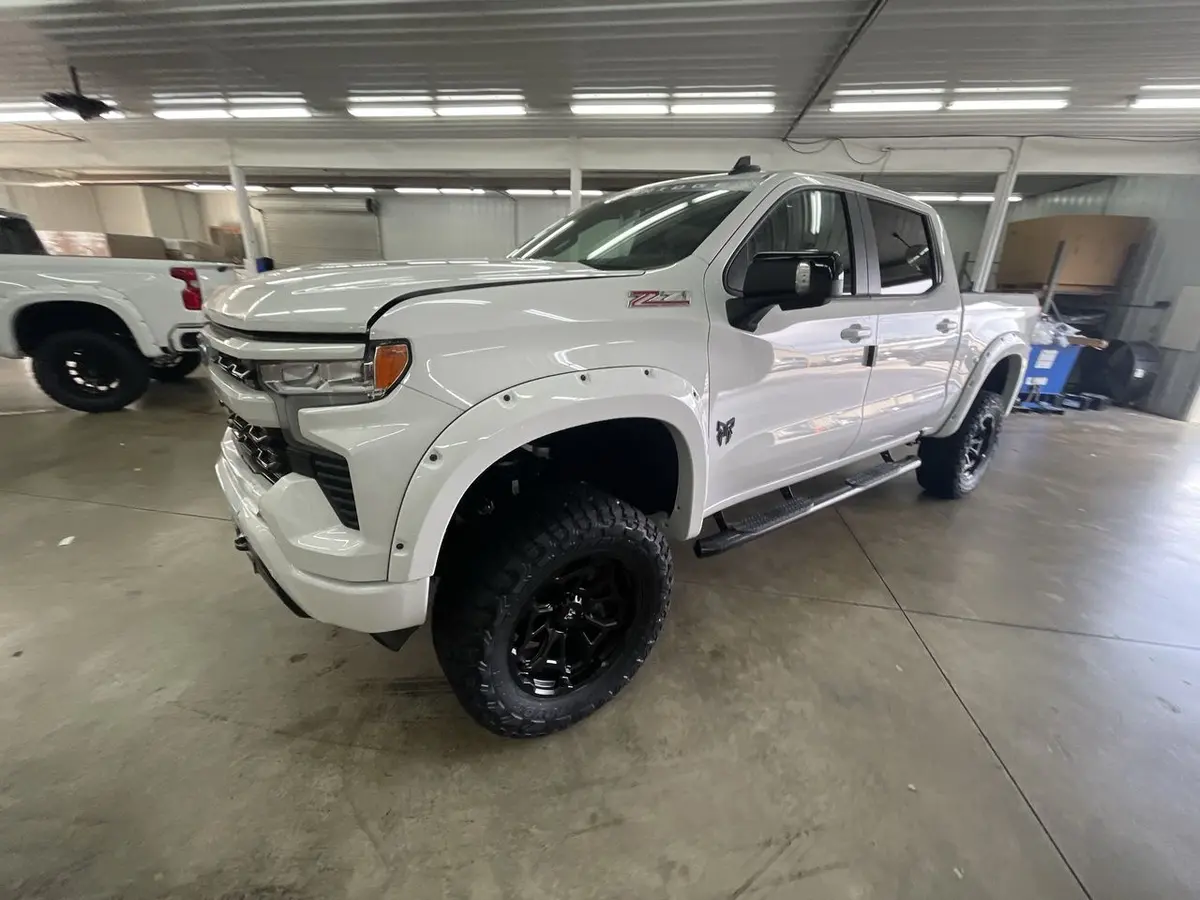 2025 Chevrolet Silverado 1500 4X4 Rocky Ridge Premium Lifted Truck 1