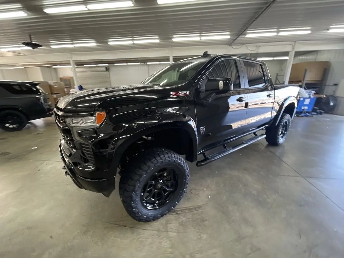 2025 Chevrolet Silverado 1500 4X4 Rocky Ridge Premium Lifted Truck 1
