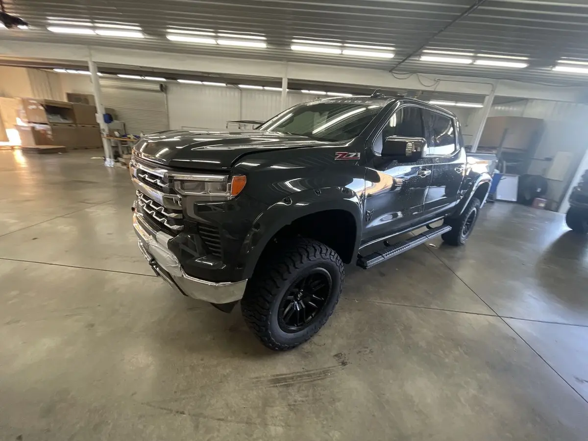 2025 Chevrolet Silverado 1500 4X4 Rocky Ridge Premium Lifted Truck 1