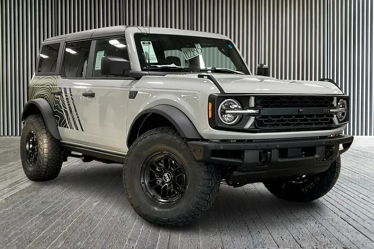 2026 Ford Bronco Unlimited 4X4 Rtr Premium Lifted Truck 1