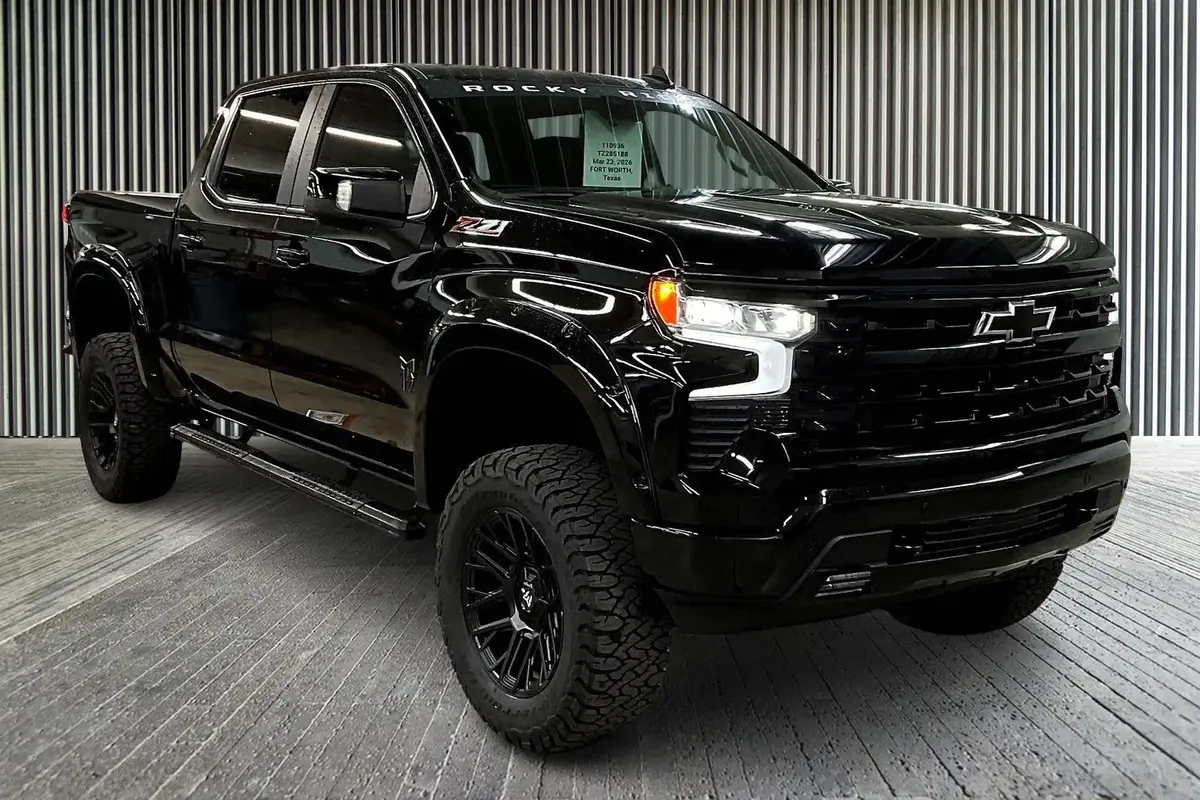 2026 Chevrolet Silverado 1500 4X4 Rocky Ridge Premium Lifted Truck 1