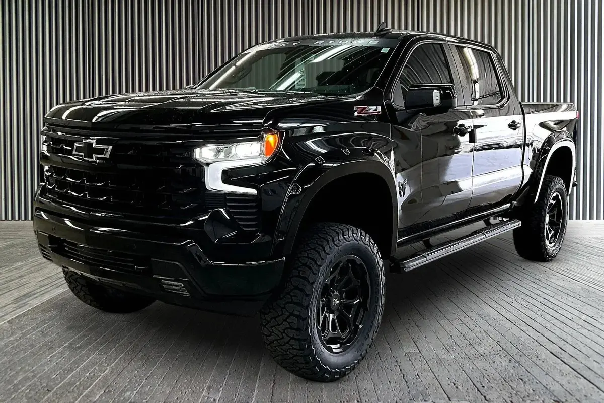 2026 Chevrolet Silverado 1500 4X4 Rocky Ridge Premium Lifted Truck 1