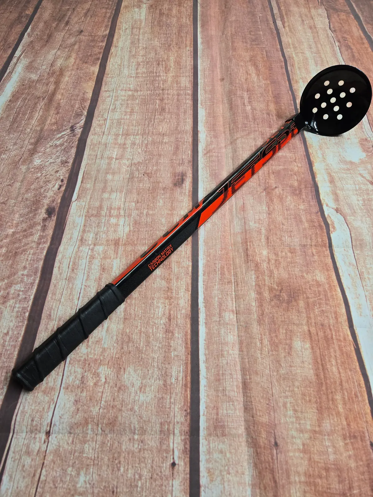 Five-Hole Ice Scoop (Long) - Ccm Stick 2