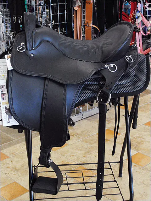 Tucker Saddles River Plantation Trail Saddle 17.5: Seat 1