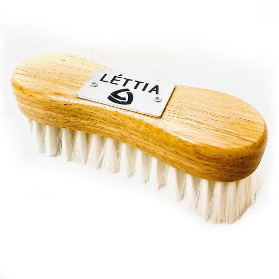 Lettia Face Brush Wood Back Metal Logo 1