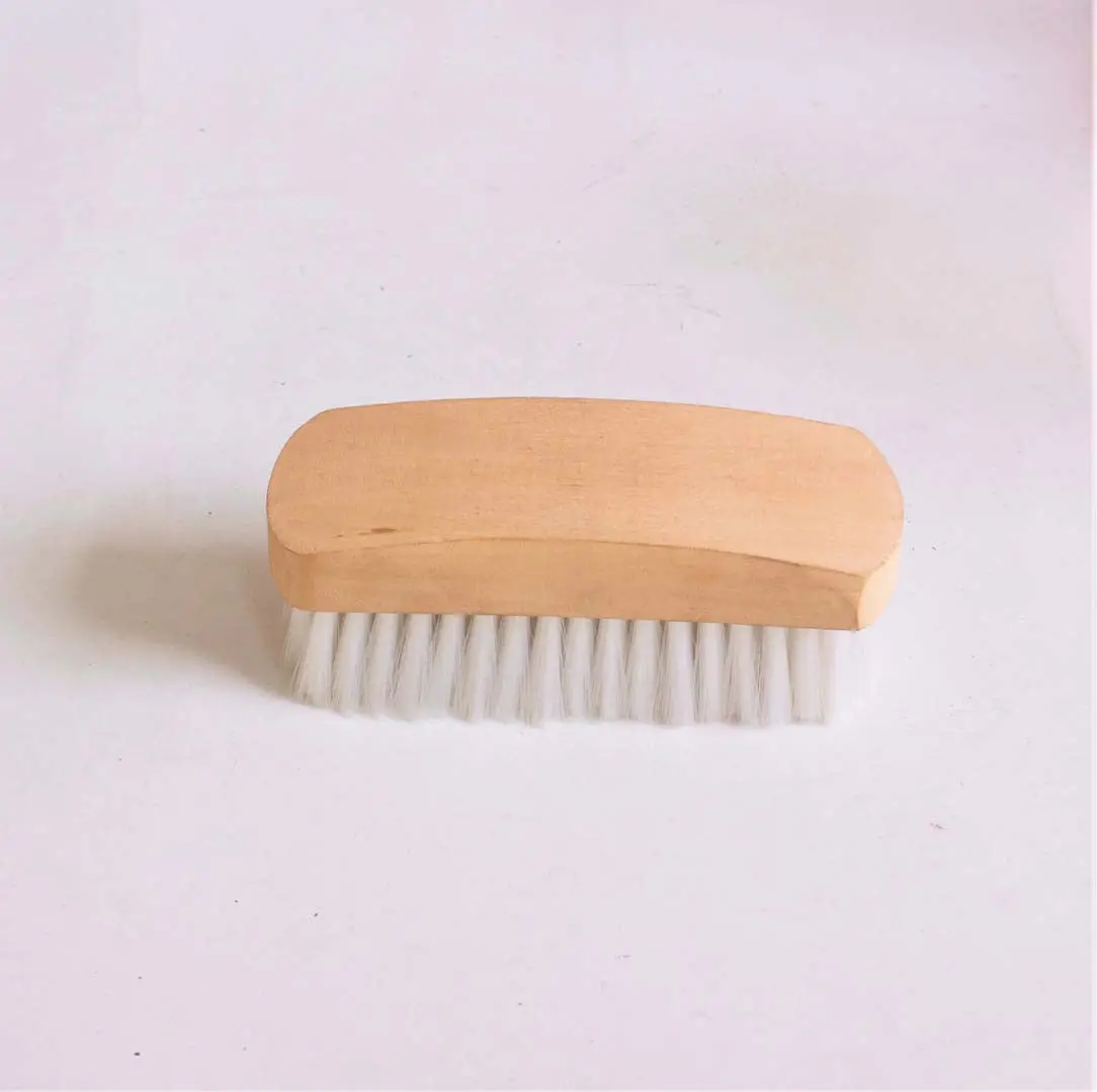 Tuffrider Face Brush With Wooden Grip 1