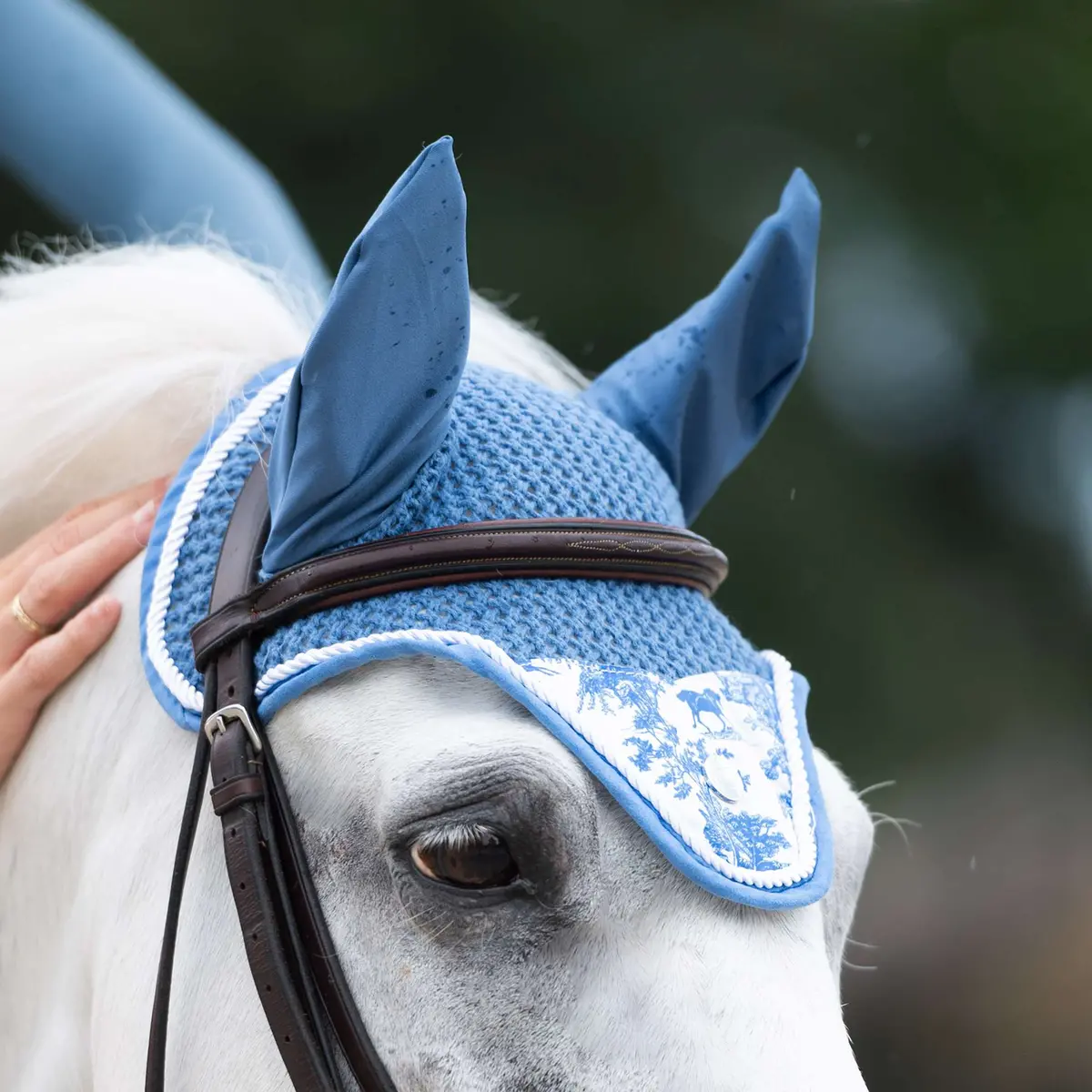 Dapplebay Equestrian Toile Fly Veil-Blue/White 1