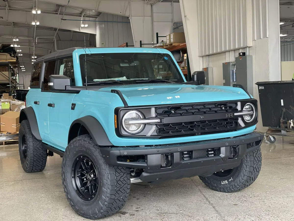 2025 Ford Bronco Unlimited 4X4 Rtr Premium Lifted Truck 1