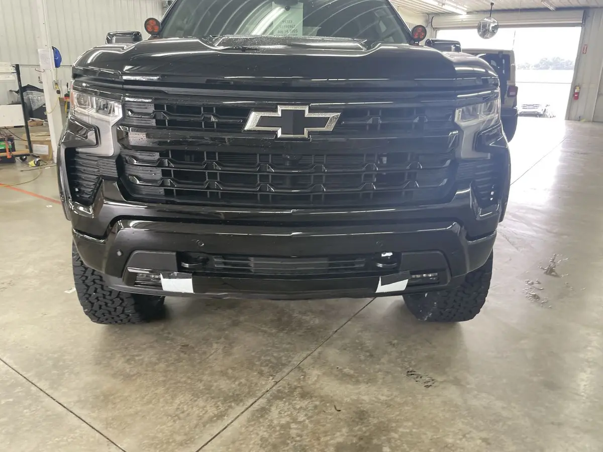 2025 Chevrolet Silverado 1500 4X4 Rocky Ridge Premium Lifted Truck 1