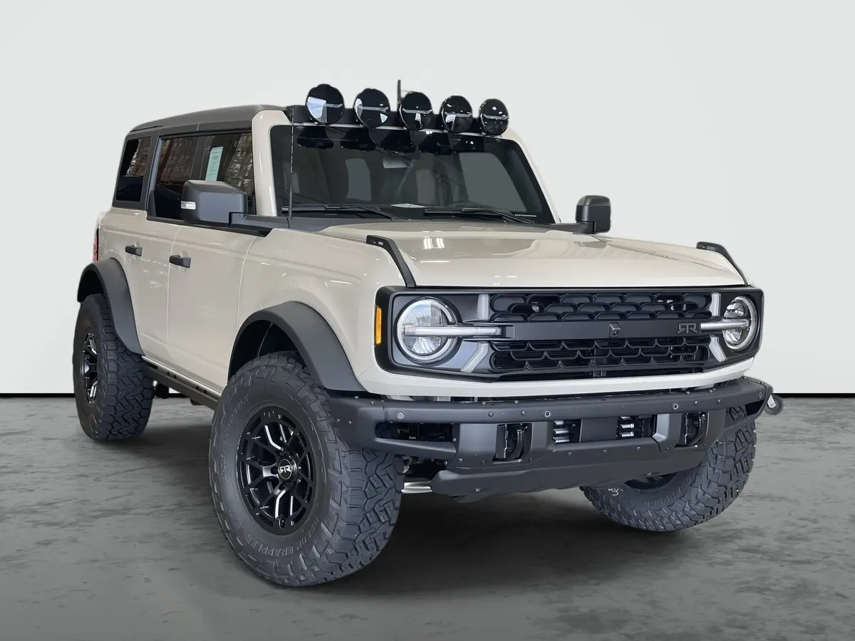 2025 Ford Bronco Unlimited 4X4 Rtr Premium Lifted Truck 1