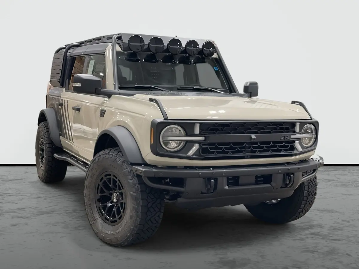 2025 Ford Bronco Unlimited 4X4 Rtr Rovr Premium Lifted Truck 1