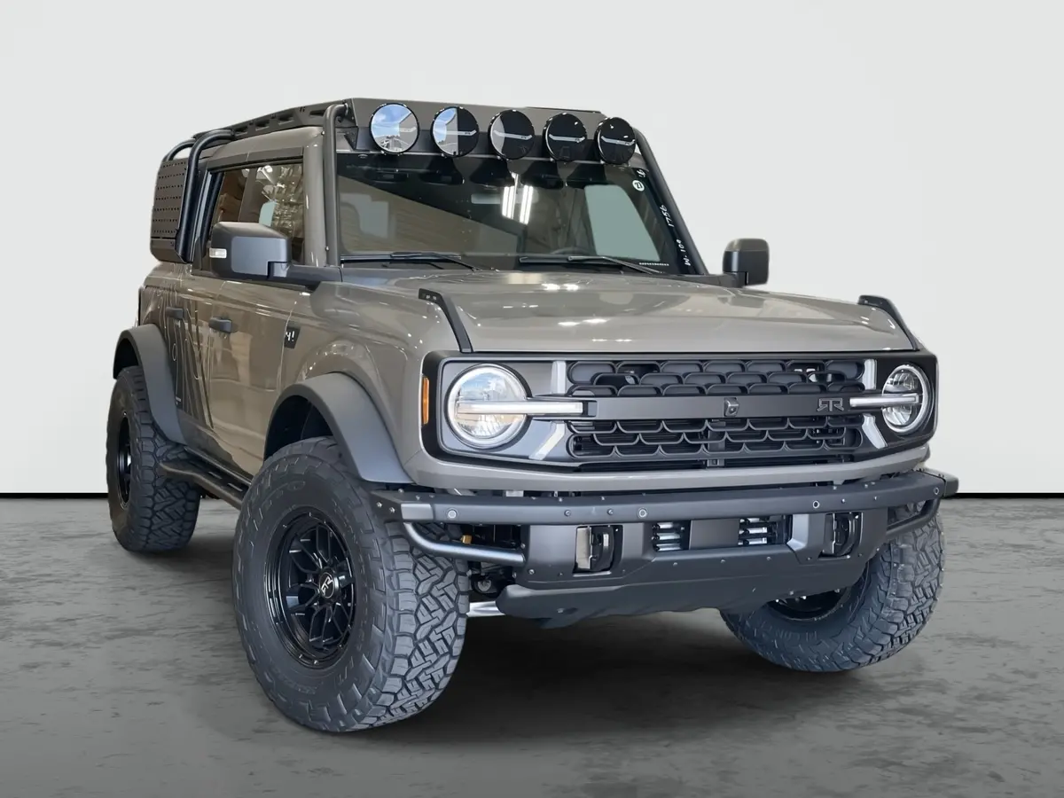 2025 Ford Bronco Unlimited 4X4 Rtr Rovr Premium Lifted Truck 1